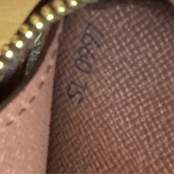 Excellent Louis Vuitton Monogram Pochette Homme Clutch - Picture 8 of 17